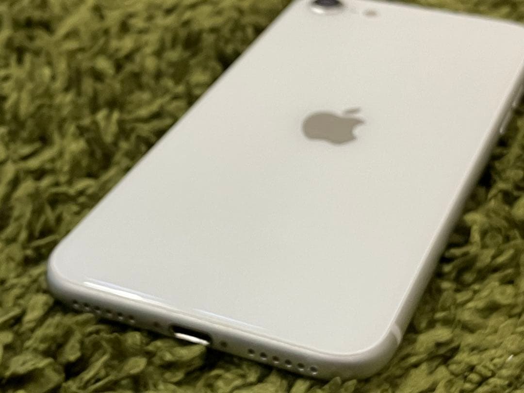 Apple iPhoneSE第2世代　本体　64GB ホワイト　SIMフリー