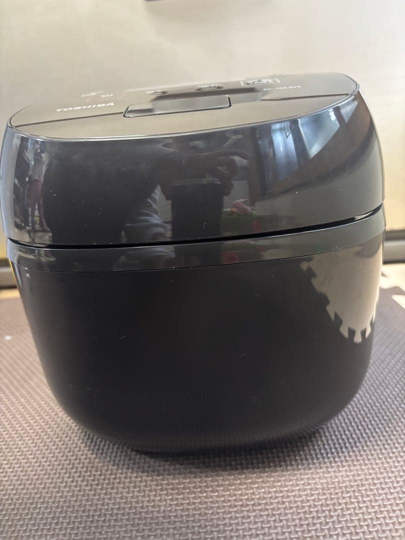 TOSHIBA 炊飯器　RC-10E2VR-2023年製