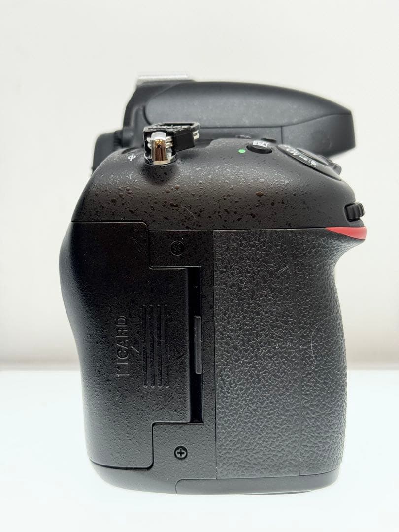 Nikon D610 フルサイズデジタル一眼レフ 本体　少し訳あり美品