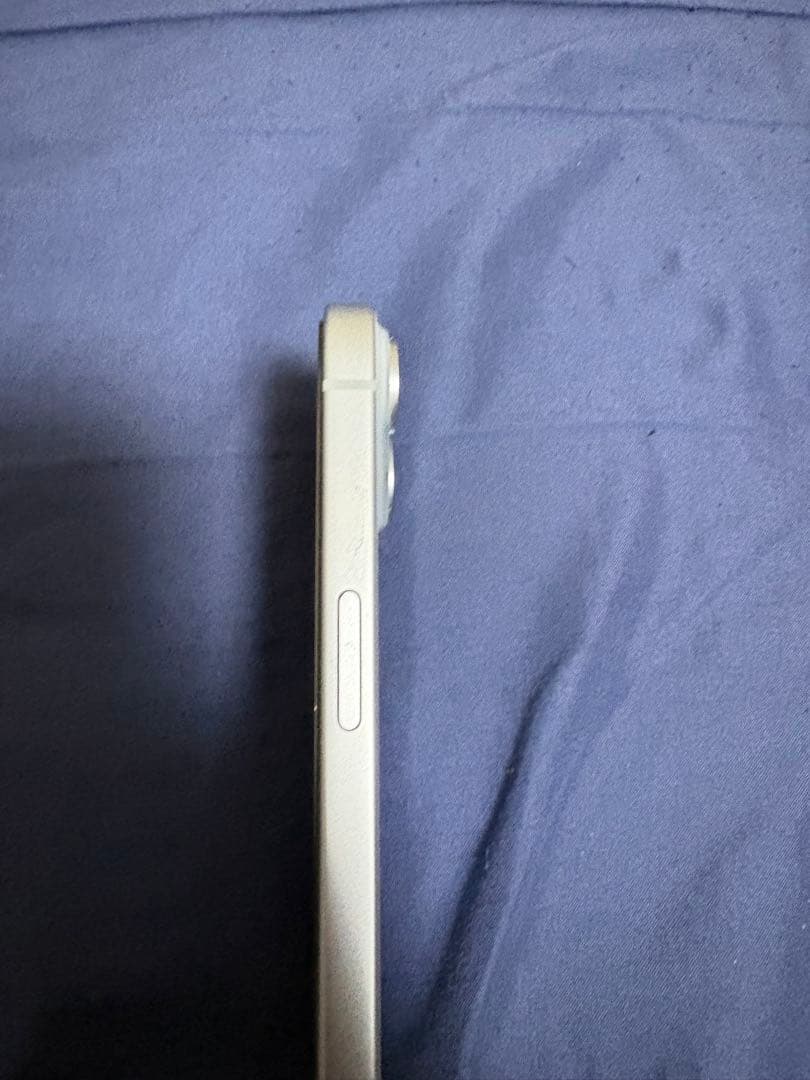 iPhone 15 ブルー　SIMフリー　バッテリー81%