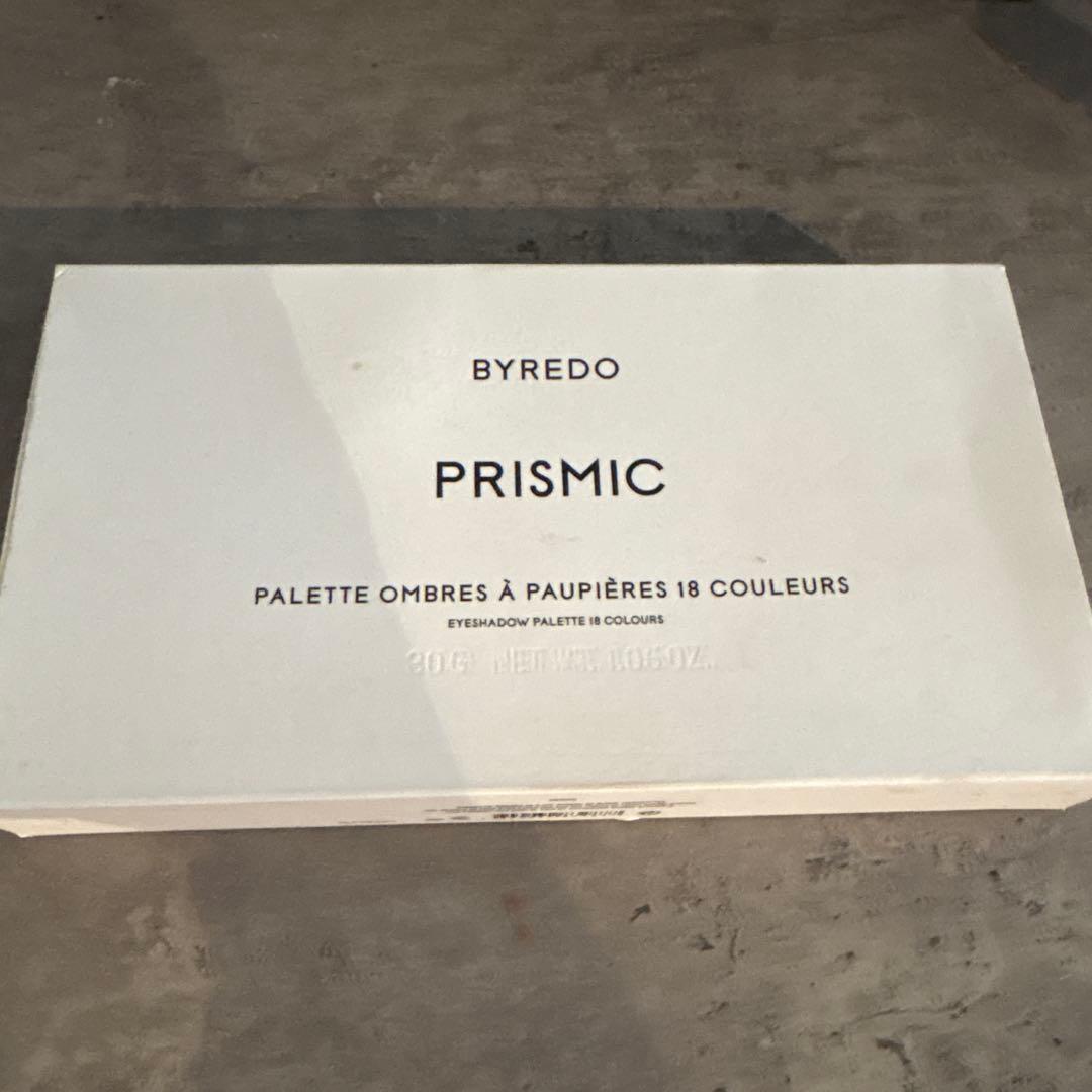 BYREDO PRISMIC アイシャドウパレット 18色