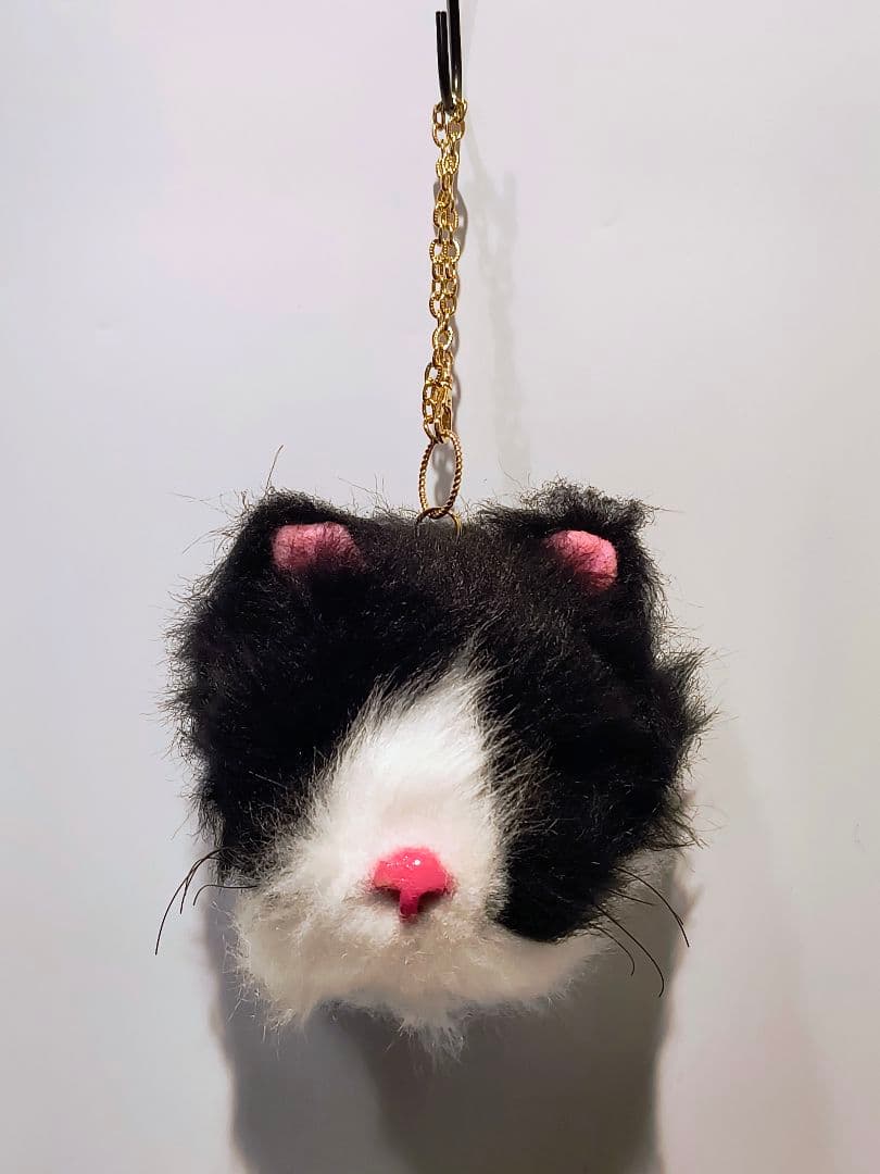 ハチワレ　猫　アートドール　キーホルダー　丸目