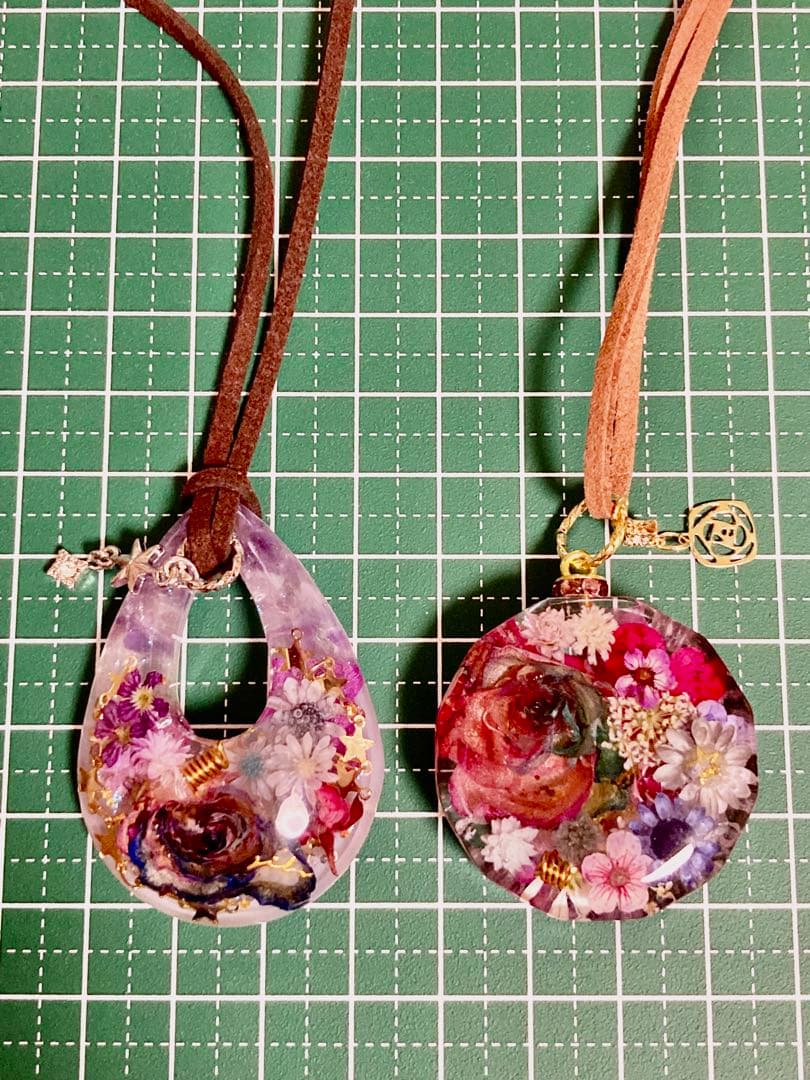 【N.443】ハンドメイドネックレス　オルゴナイト　レジン　薔薇　星