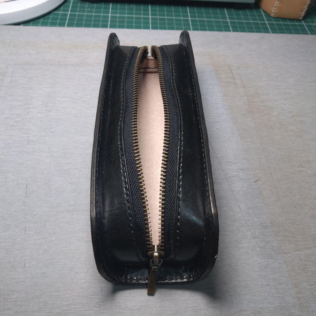 ハンドメイド　牛ヌメ革ペンケース