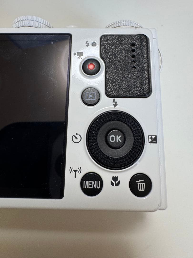 Nikon COOLPIX P340 ホワイト Wi-Fi機能付き
