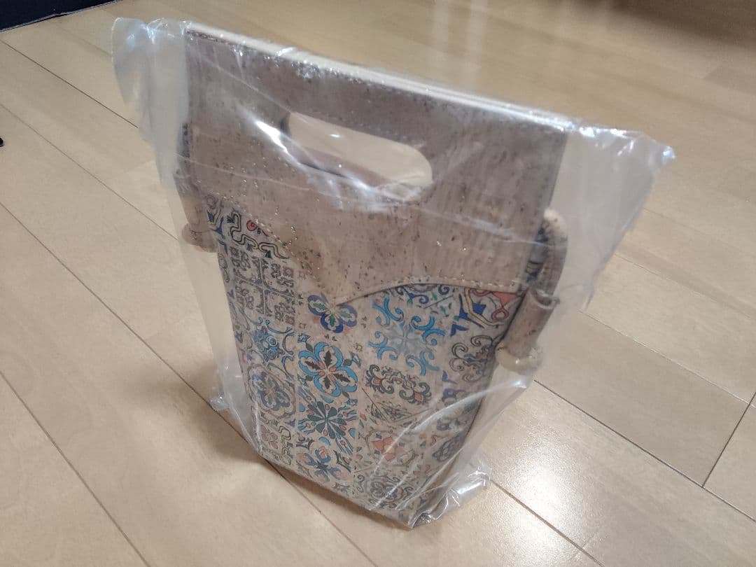 カラフル模様 コルク素材 ハンドバッグ携帯ポーチ　伝統