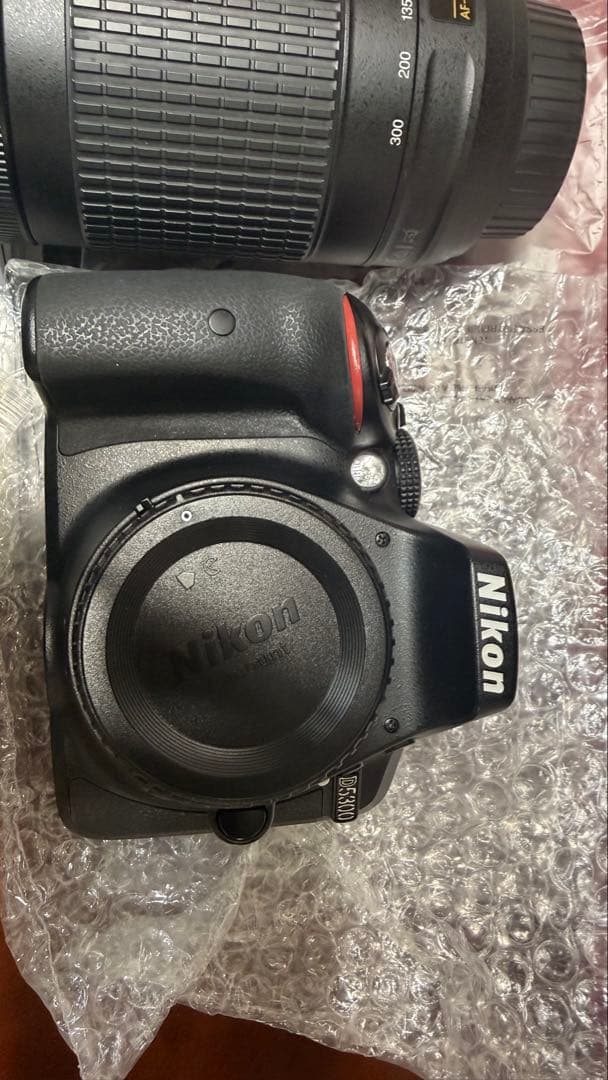 Nikon D5300 デジタル一眼レフ + 2本のレンズ