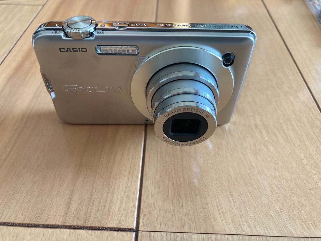 CASIO EXILIM EX-S12シルバー デジタルカメラ