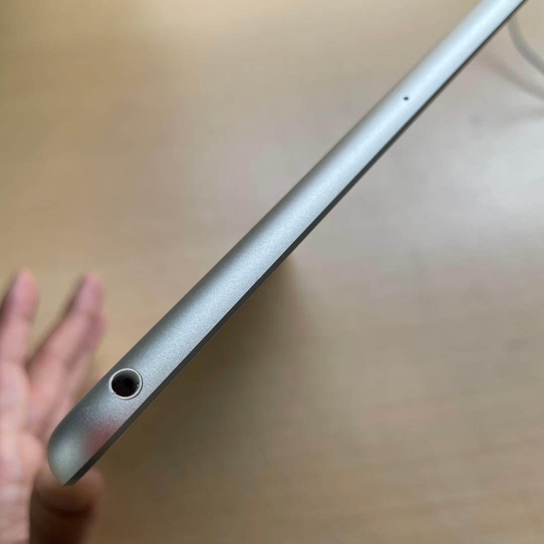 iPad 第6世代　Wi-Fiモデル　シルバー　32GB A1893 #3