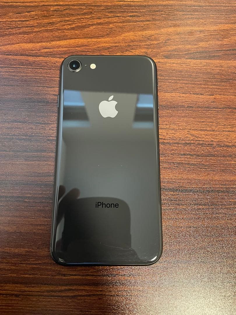 【美品】Apple iPhone 8 64GB スペースグレー