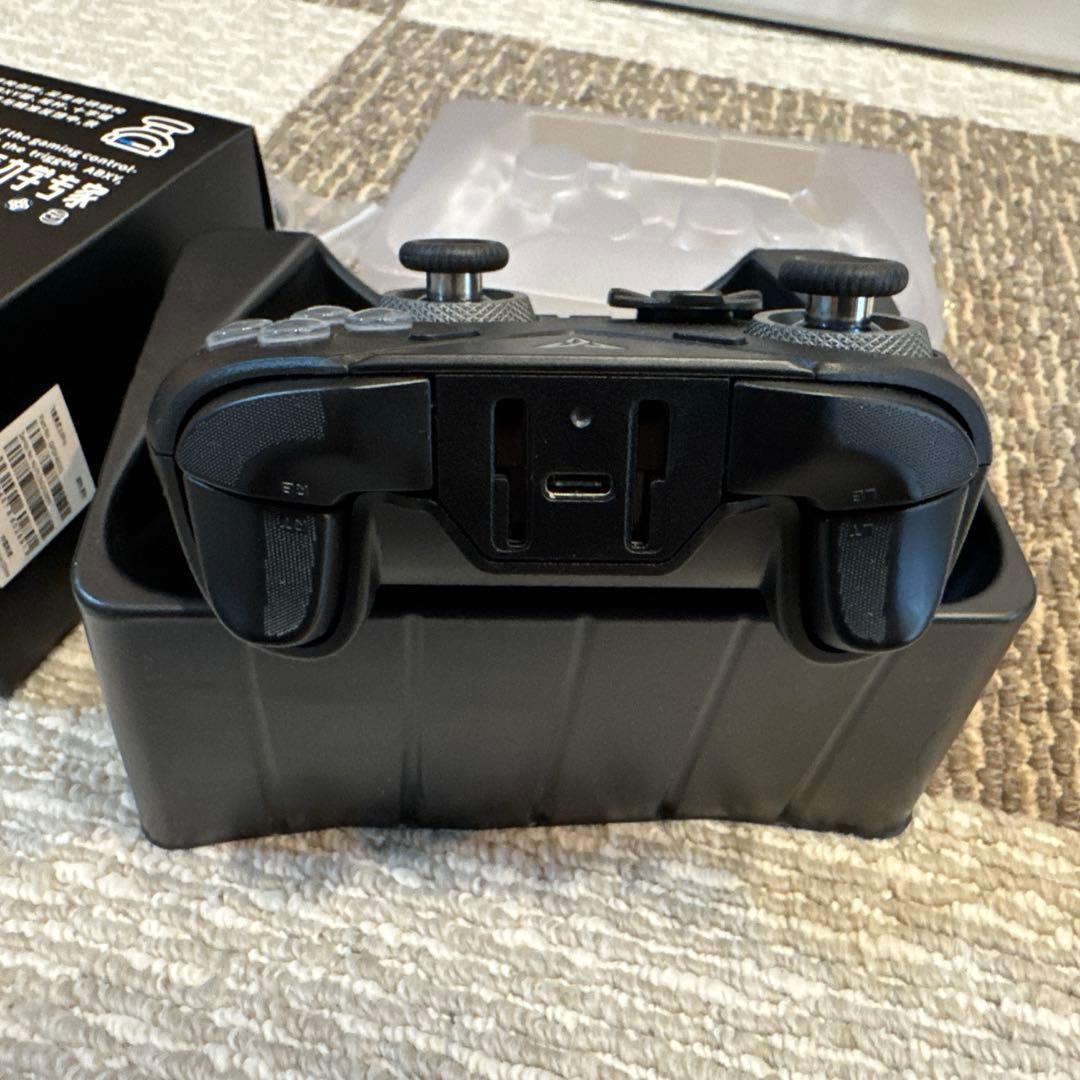 PC用ゲームコントローラー・コンバーター Flydigi VADER 4PRO