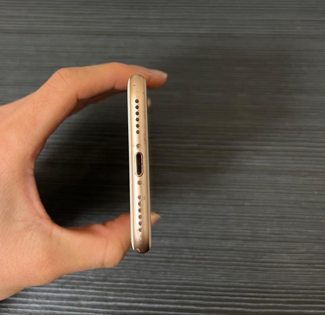 Apple iPhone 8 ゴールド 本体　☺︎